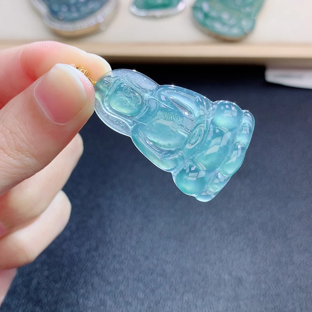 翡翠颈饰18K金镶嵌翡翠