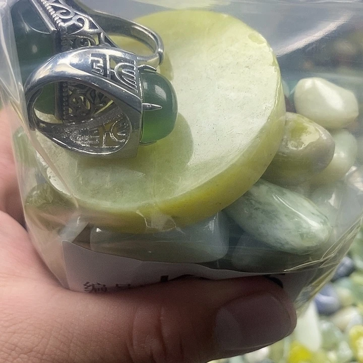 岫玉鱼缸石未镶嵌