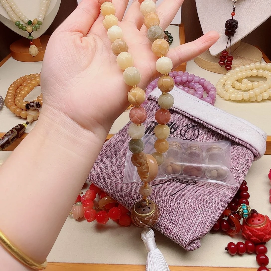 白玉菩提吊坠莲花手持