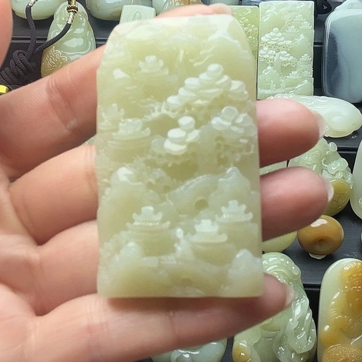 和田玉（糖玉）未镶嵌颈饰