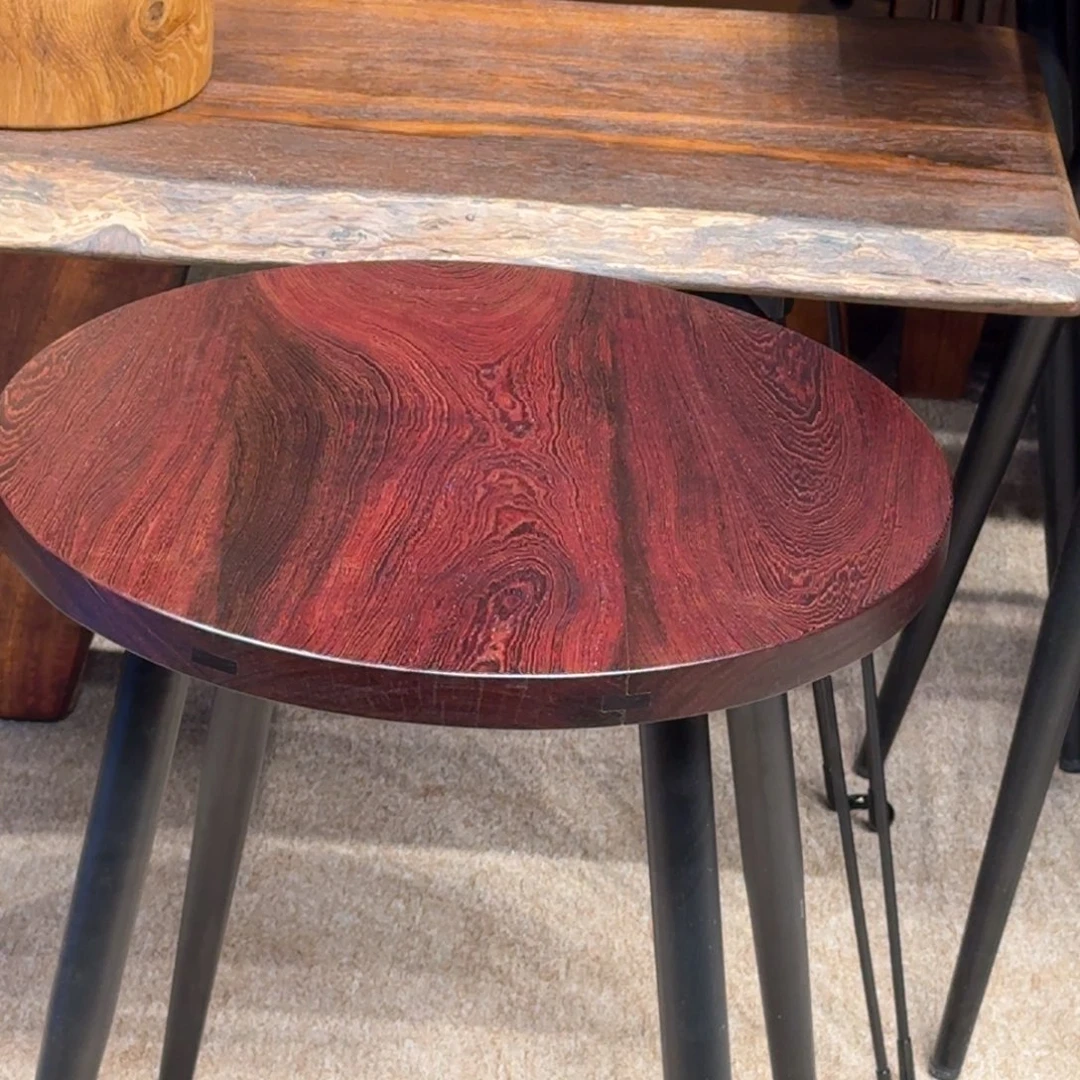 绒质小*蜂黑酸枝圆桌