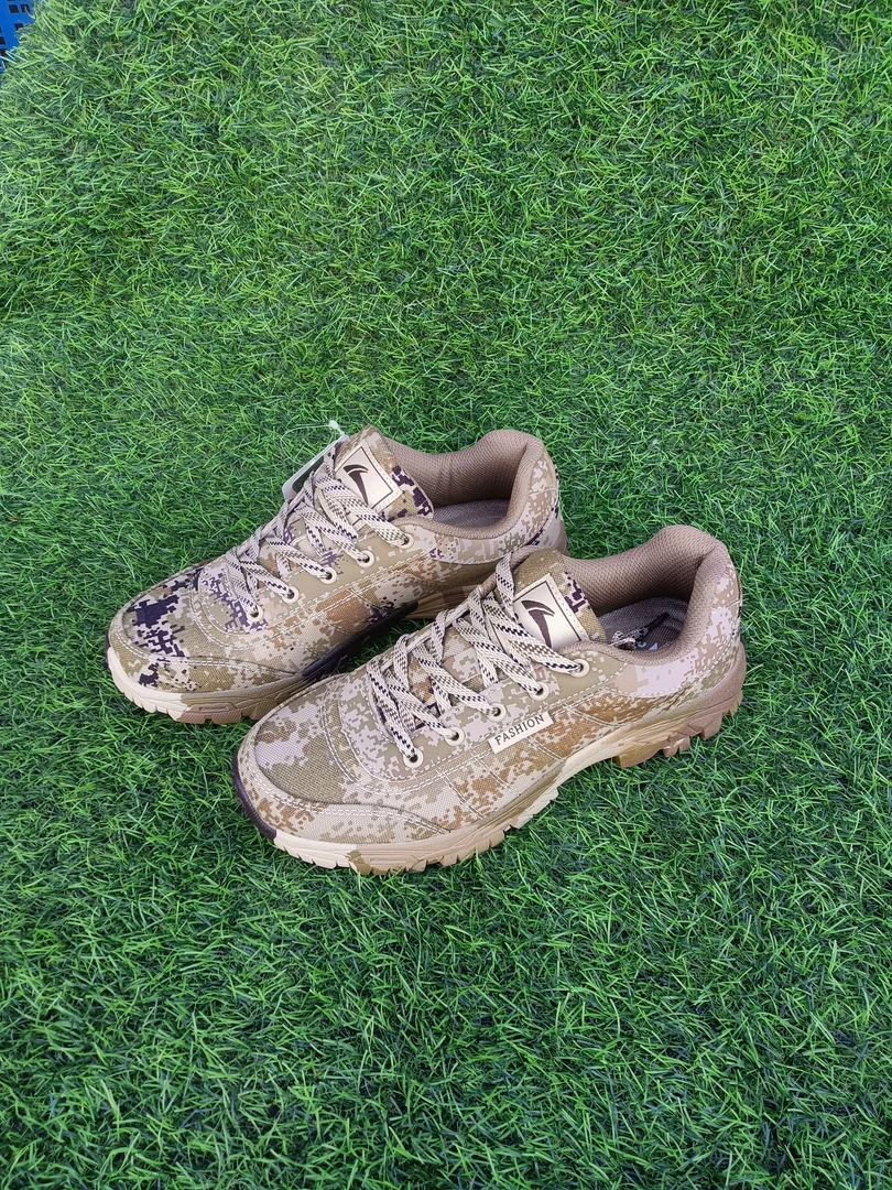 户外休闲运动鞋健步鞋迷彩跑步鞋星空跑鞋低帮男士迷彩鞋码偏瘦