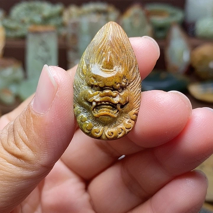 岫岩河磨玉（透闪石质玉）未镶嵌颈饰