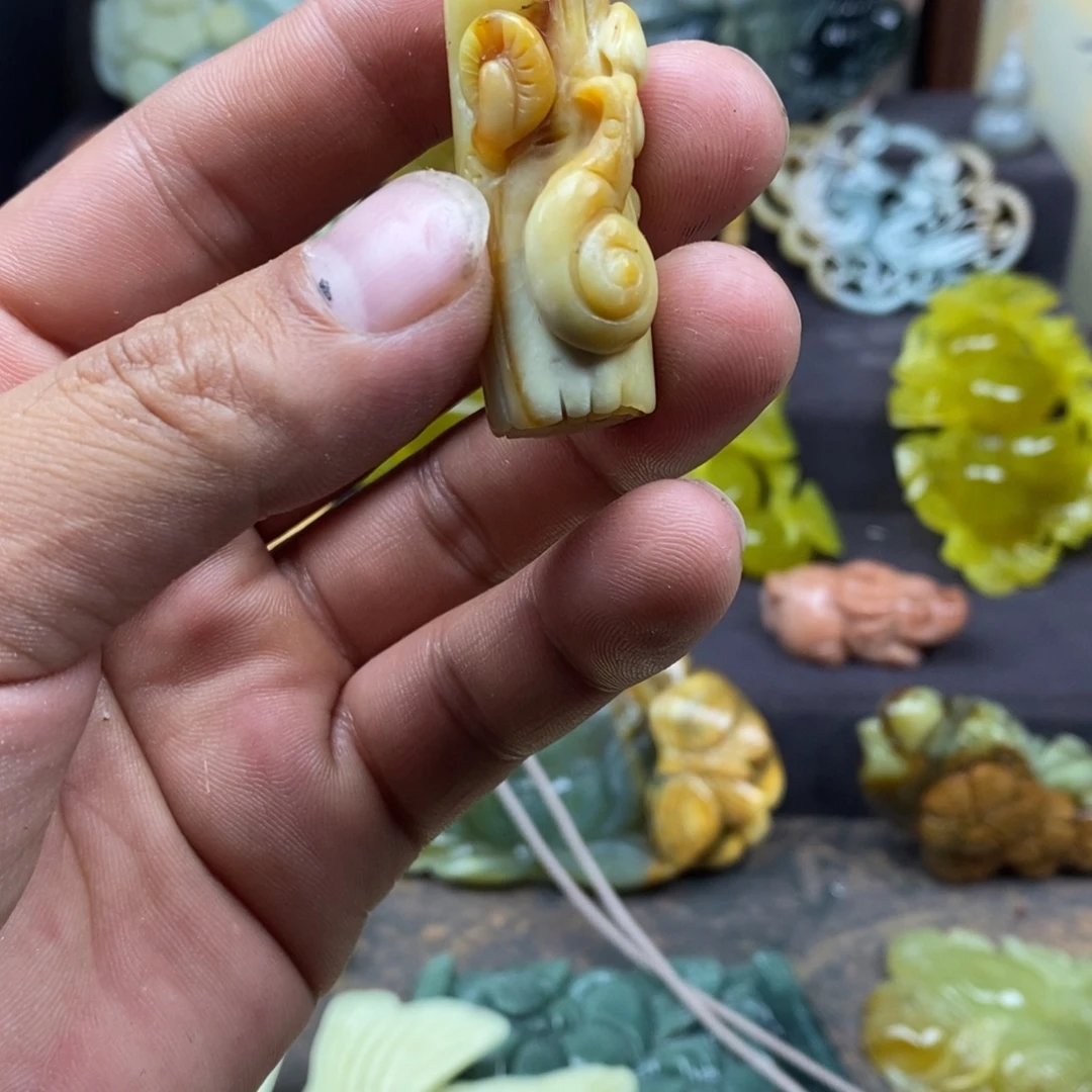 蛇纹石玉未镶嵌吊坠(不含链)