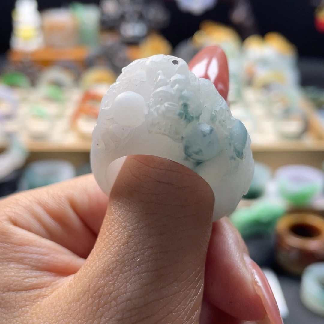 定制翡翠未镶嵌戒指