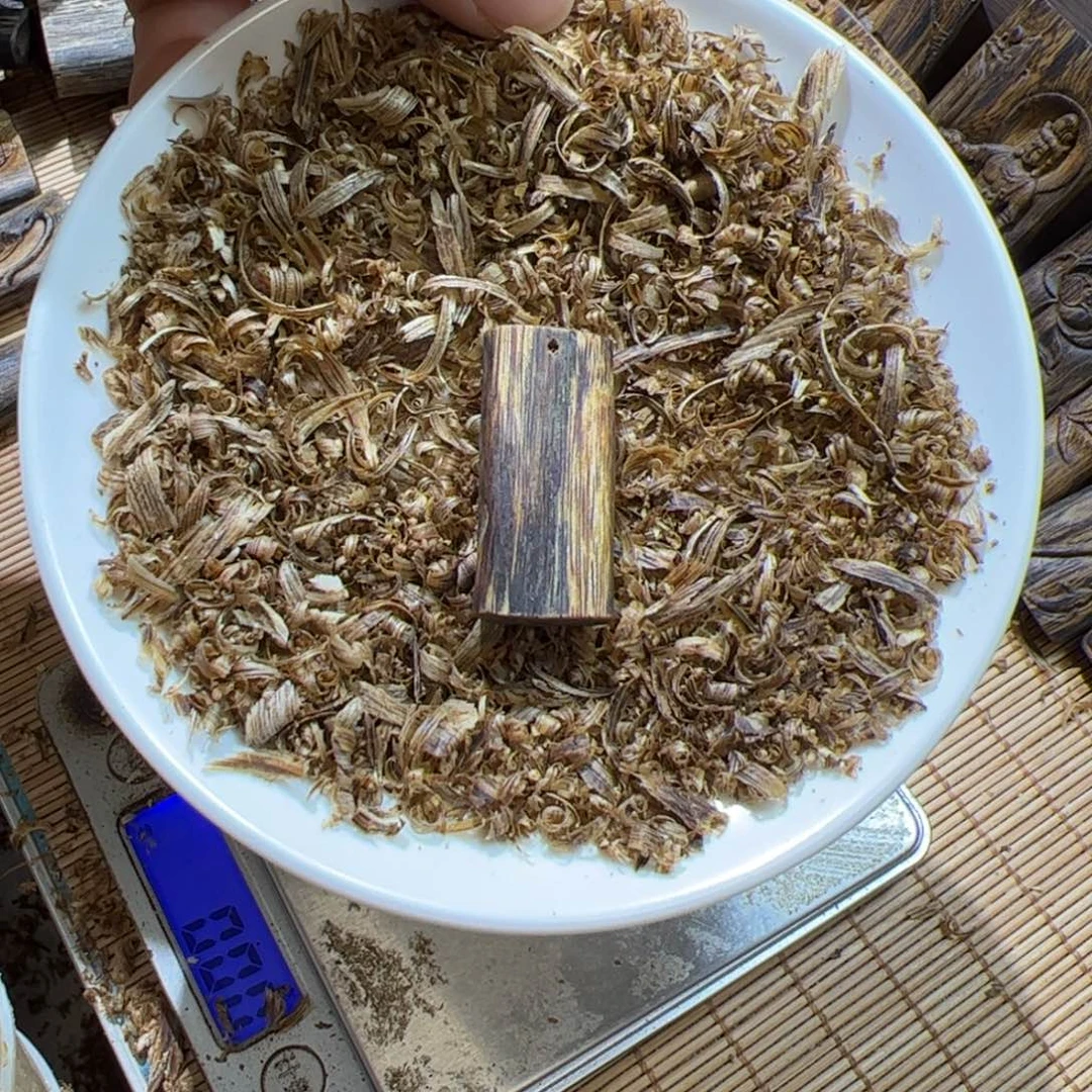 沉香碎屑沉香乌身素牌