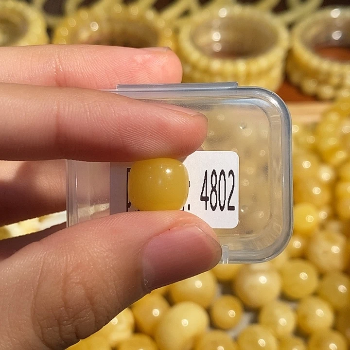 未镶嵌琥珀珠宝奇石4802