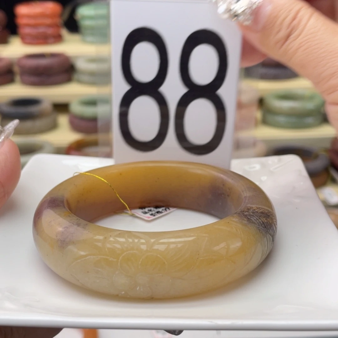 【闪购商品】石英质玉手镯未镶嵌