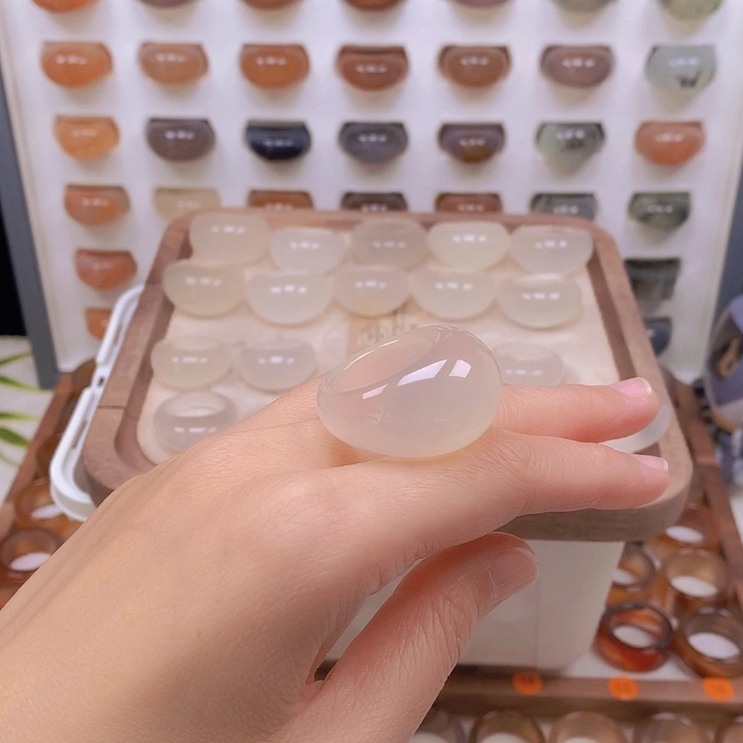 魔****玛瑙/玉髓未镶嵌戒指港18