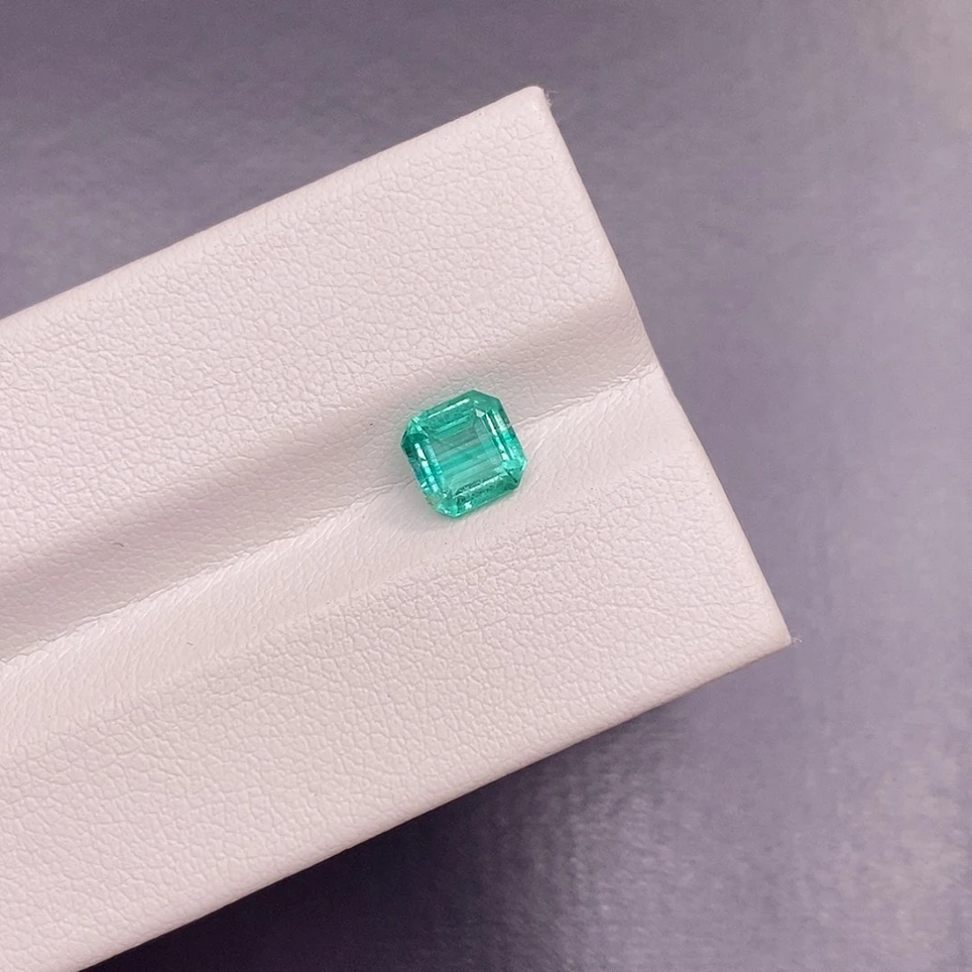 裸石祖母绿0.89克拉