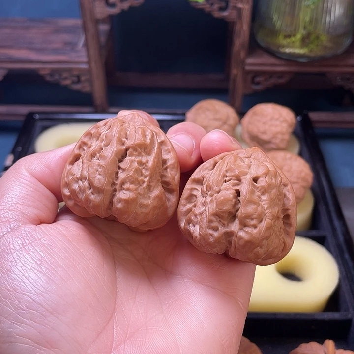 驹***舞文玩核桃吊坠蛤蟆40三角