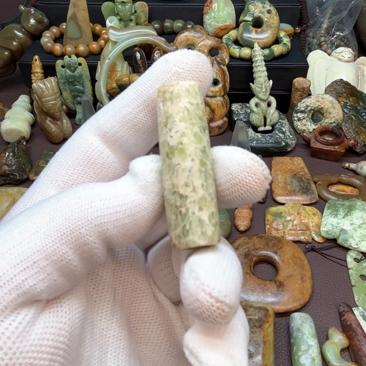 未镶嵌岫岩河磨玉（透闪石质玉）车挂灰*