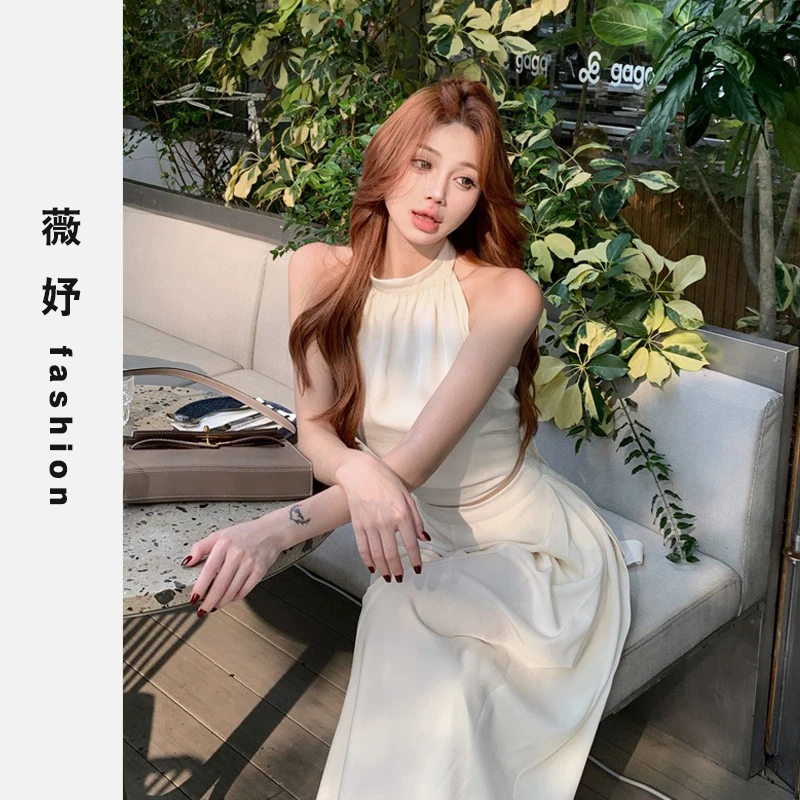 薇妤「MV大女主」露背挂脖吊带＋休闲裤性感度假风拽姐两件套装8869#