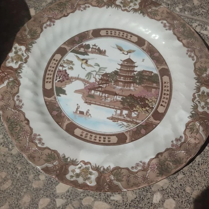 陶瓷盘子碗啥都有