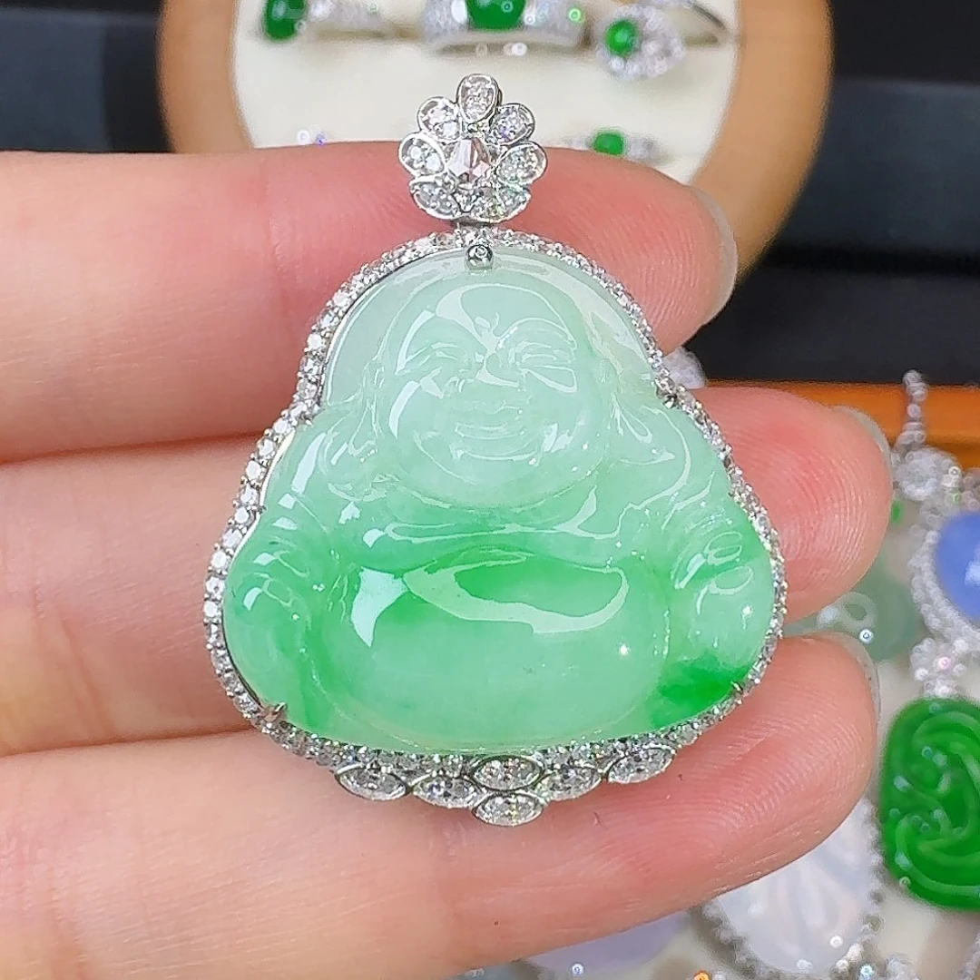 翡翠18K金镶嵌颈饰