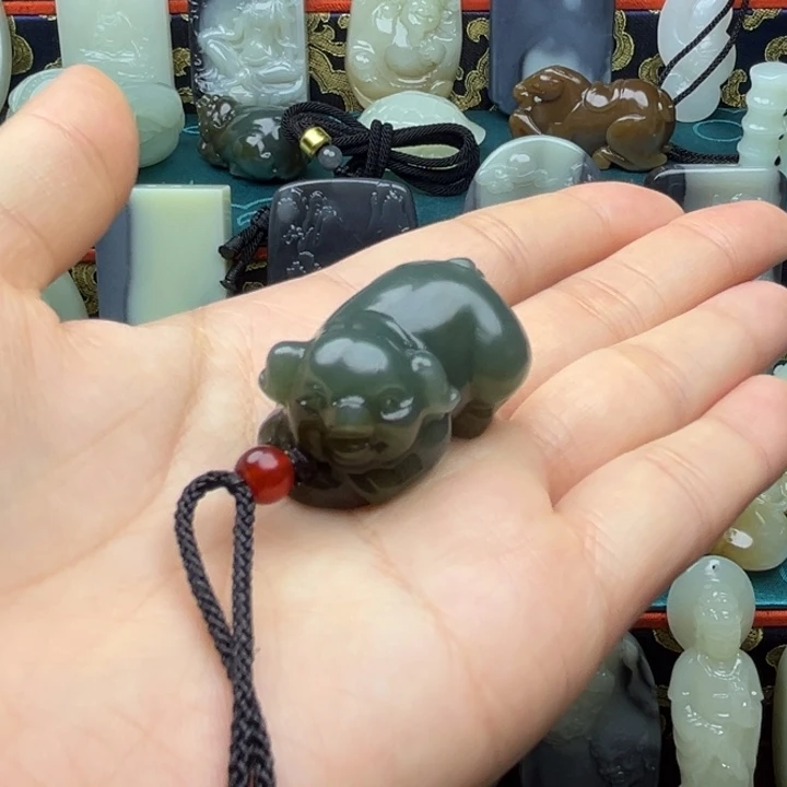 和田玉未镶嵌颈饰