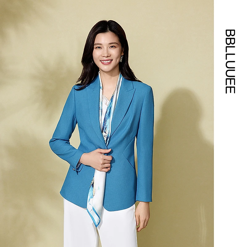 【知识分子风】粉蓝衣橱2025春装新款修身西装可拆卸丝巾短外套女