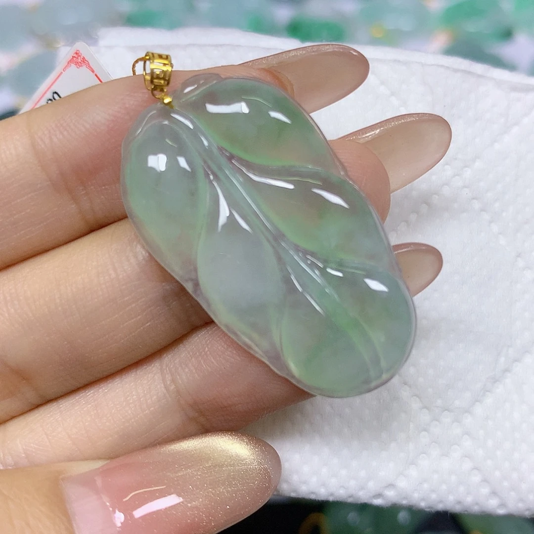 颈饰18K金镶嵌翡翠挂件
