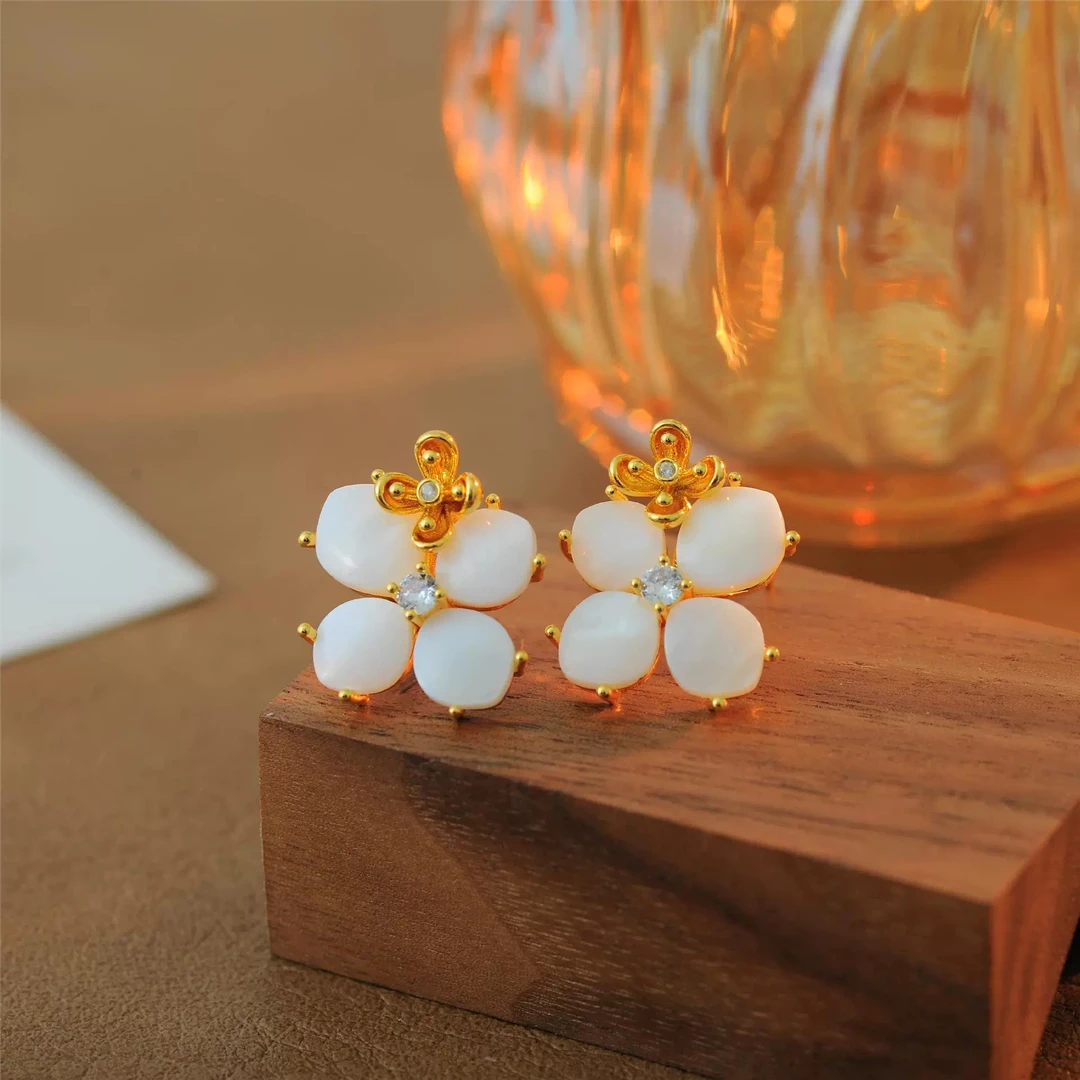 铜合金耳饰 四叶草精致轻奢花朵气质女耳钉小众设计高级感耳饰