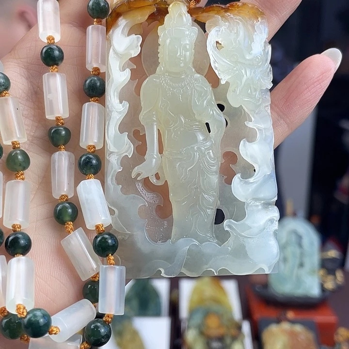 蛇纹石玉未镶嵌颈饰