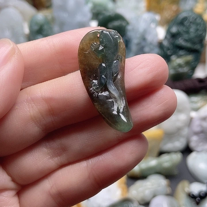 翡翠未镶嵌颈饰翡翠