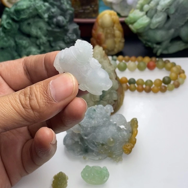定制翡翠未镶嵌唐马