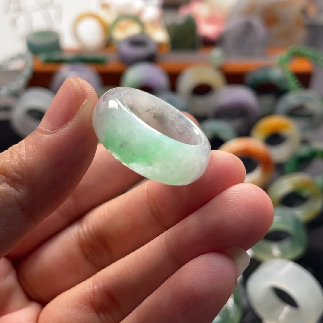 未镶嵌定制翡翠阳绿乌鸡