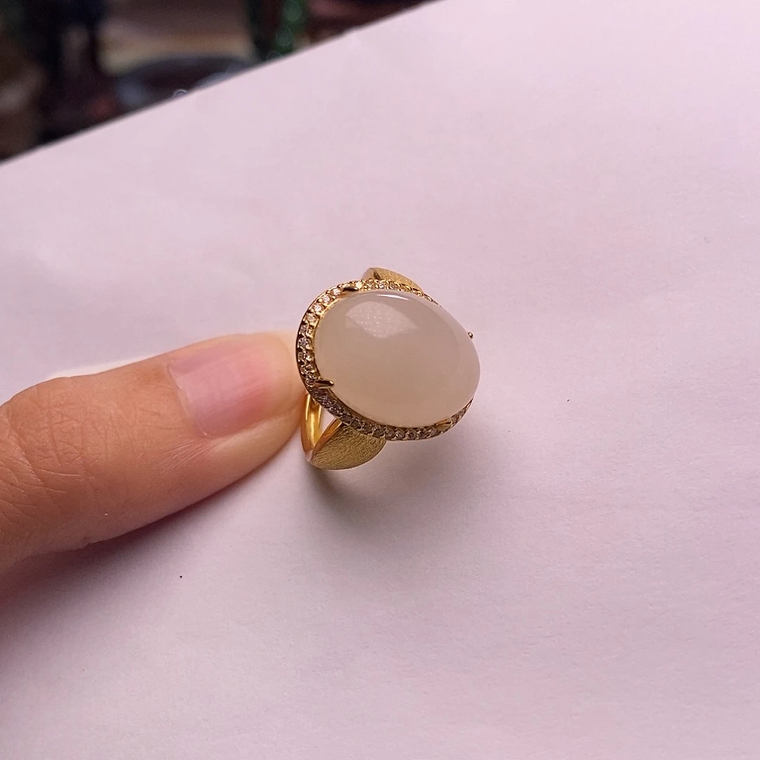 颈饰未镶嵌和田玉藕粉银镶蛋面戒指活口