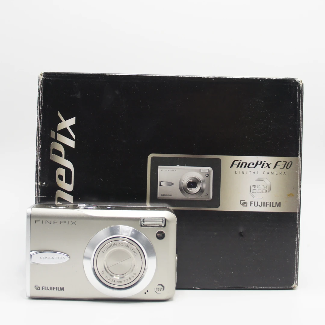 95新 Fujifilm/富士 f30 600W/3倍需配件齐全无问题不退换