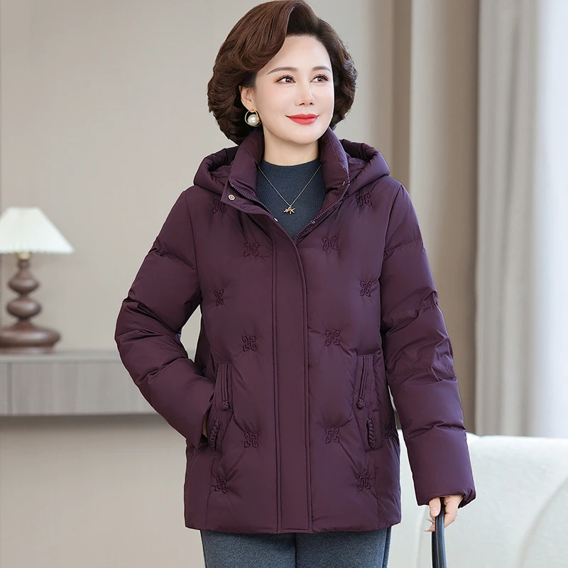 妈妈羽绒服女短款冬季新款中老年奶奶冬装刺绣老太太宽松大码外套