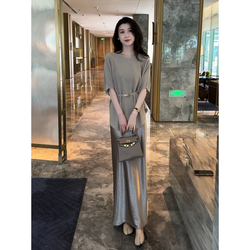 高品质圆领冰丝宽松上衣（配腰带）+高腰开叉高级显瘦半身裙套装