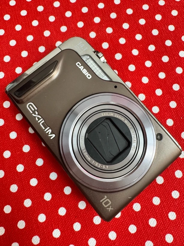 95新 Casio/卡西欧 h15 自带磨皮感出片透亮 1410w像素10x变焦