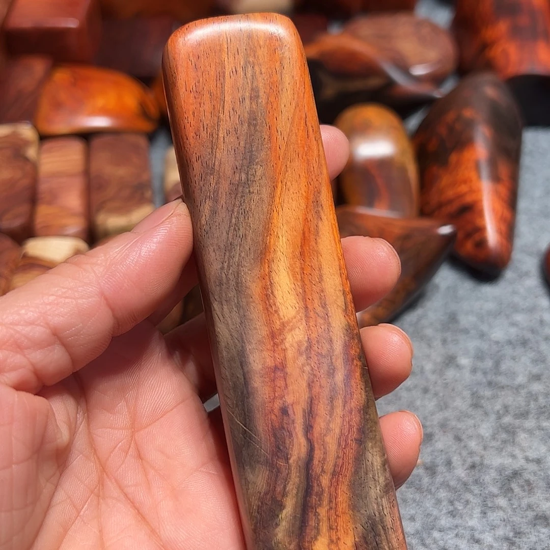 形***M交趾黄檀（大红酸枝）