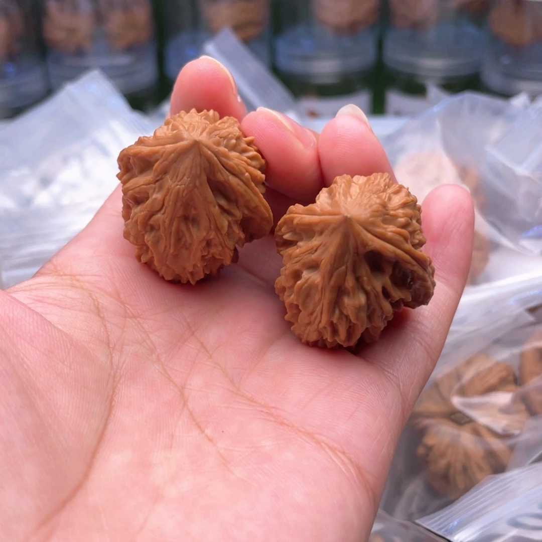 左***右桃核吊坠全品野生妖塔