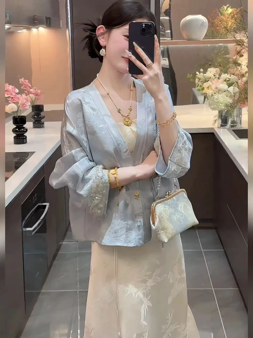 2025早春新中式绝美外套女款高级感国风V领复古气质轻奢防晒上衣