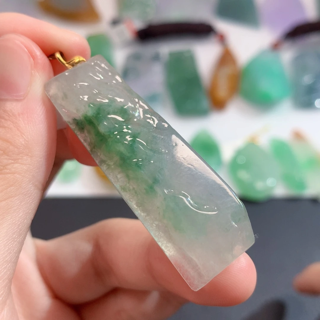 翡翠未镶嵌吊坠(不含链)