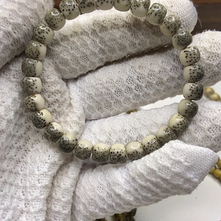 星月菩提手串绿背河豚卡8