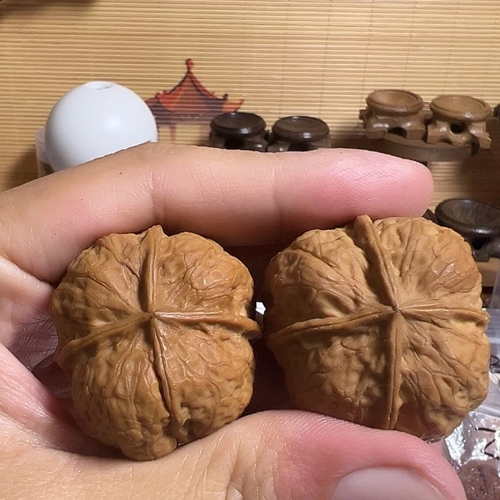 文玩核桃吊坠蛇皮纹四棱30号