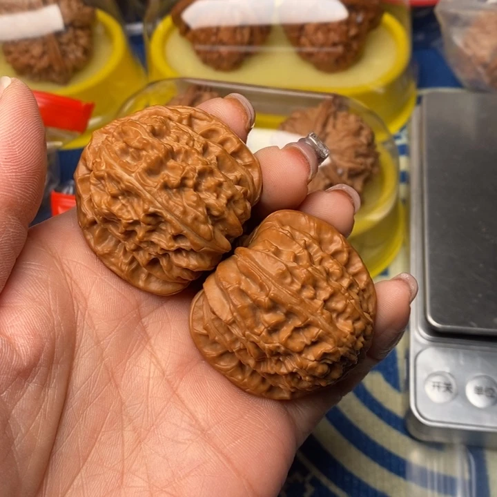 吊坠桃核白狮子41全品