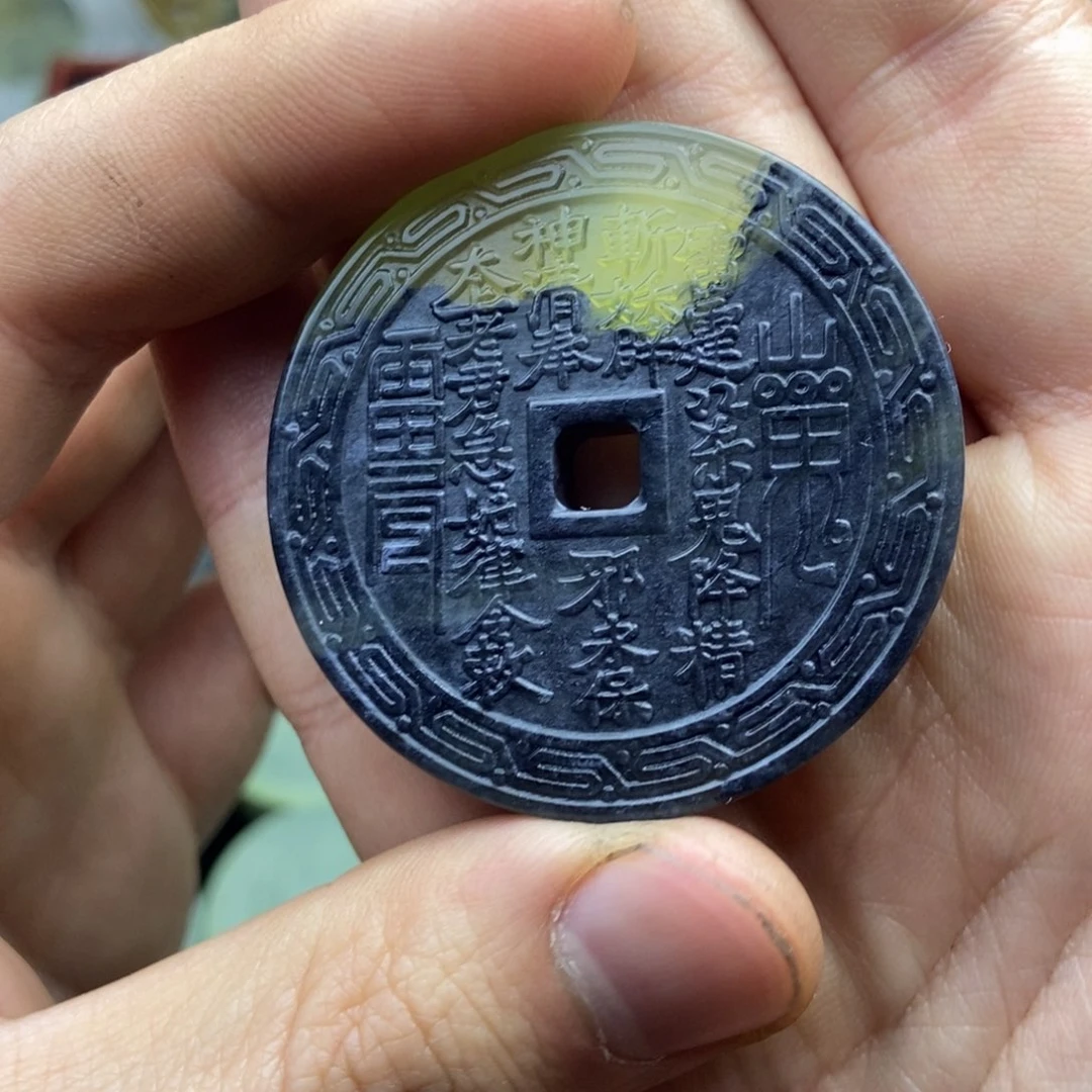 蛇纹石玉颈饰未镶嵌阿**玩