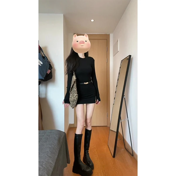 2025新款黑色针织连衣裙子女秋冬季配大衣内搭打底短裙修身包臀裙