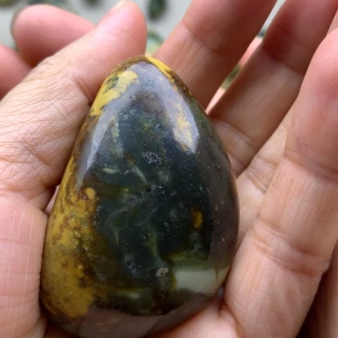 【闪购商品】未镶嵌岫岩河磨玉（透闪石质玉）把件