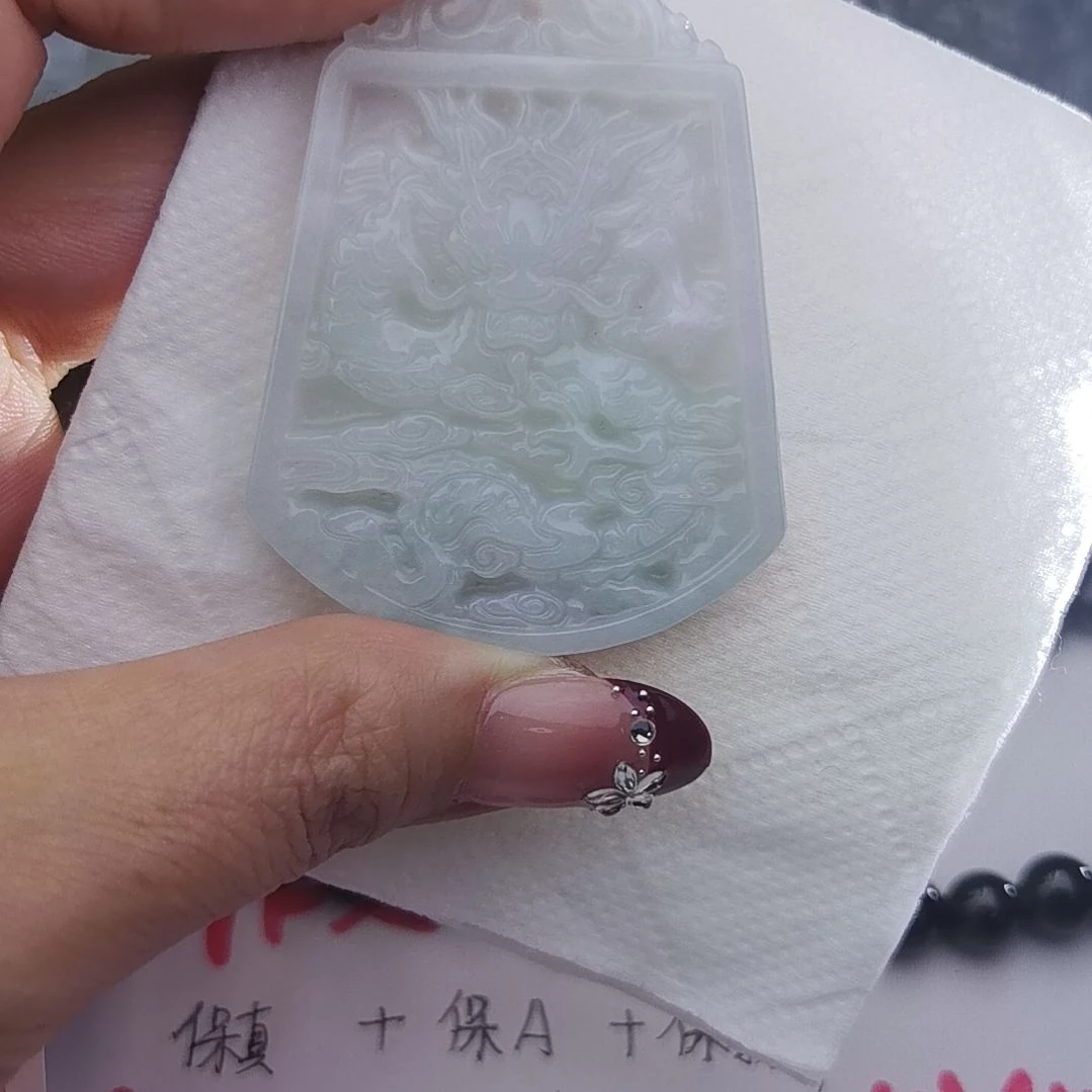 翡翠颈饰未镶嵌天然的A货翡翠