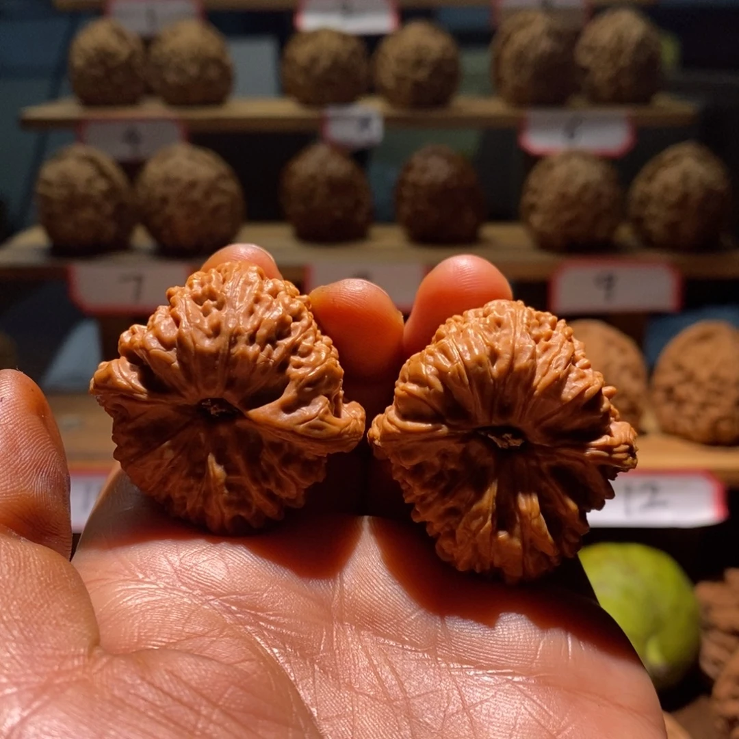 用***8南将石文玩核桃桃心桩37