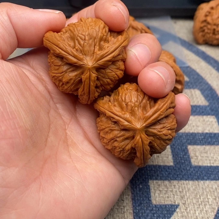 吊坠文玩核桃.*.三棱