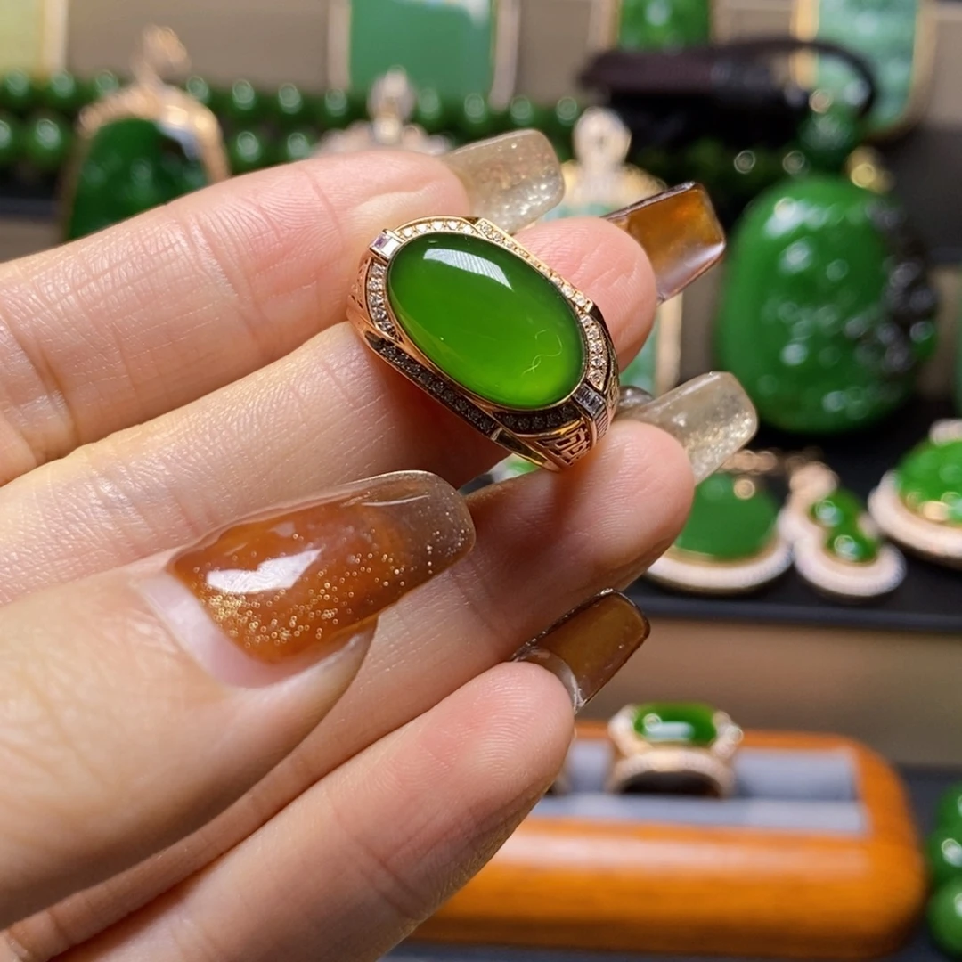 平***乐和田玉18K金镶嵌颈饰