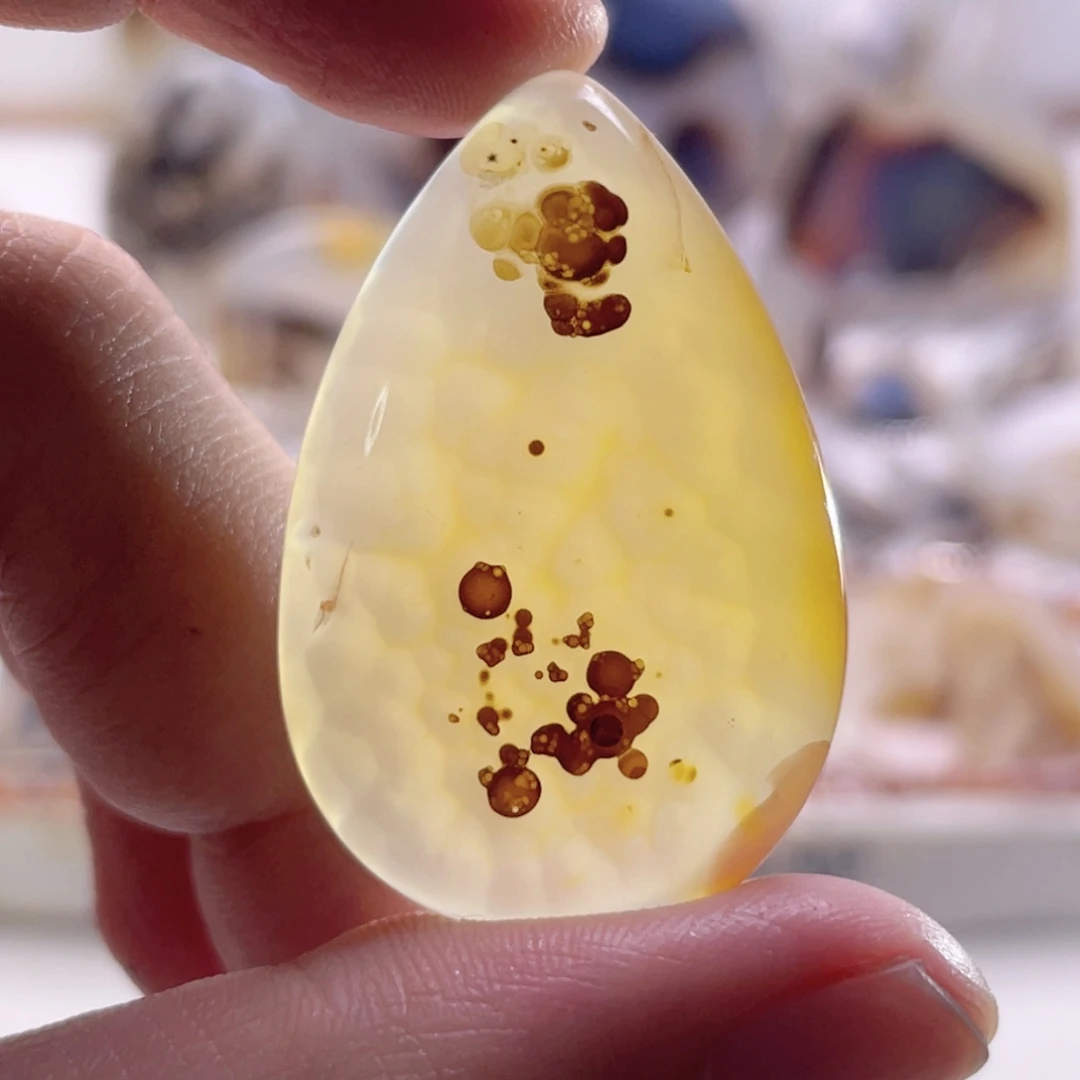 玛瑙/玉髓未镶嵌珠宝奇石