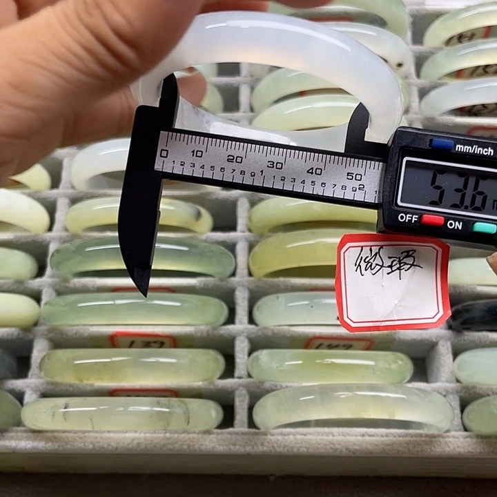 未镶嵌蛇纹石玉手镯154