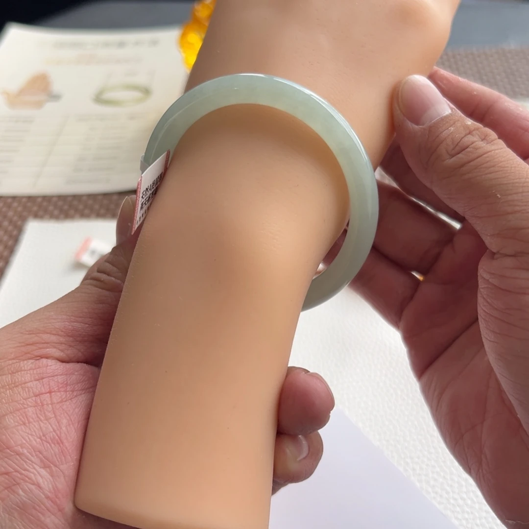 翡翠未镶嵌手镯2号 52.5