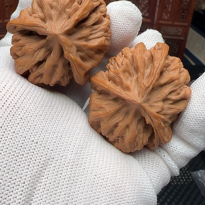文玩核桃吊坠全品货头帝王三棱异形～怀抱子